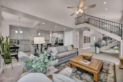 Serene Luxury Living in Carriage House