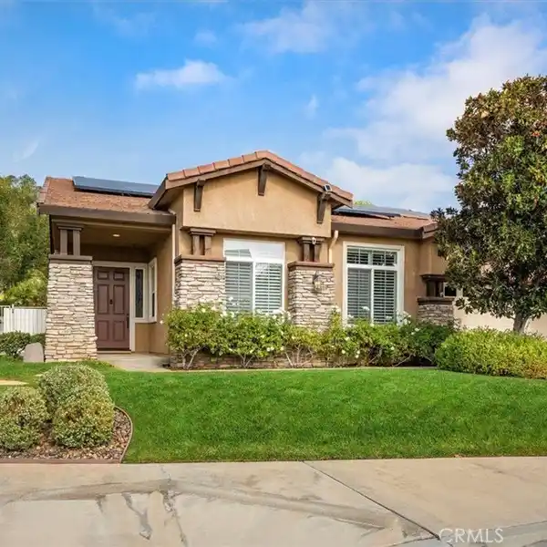 SOPHISTICATED CANYON RIDGE OASIS WITH DESIGNER TOUCHES