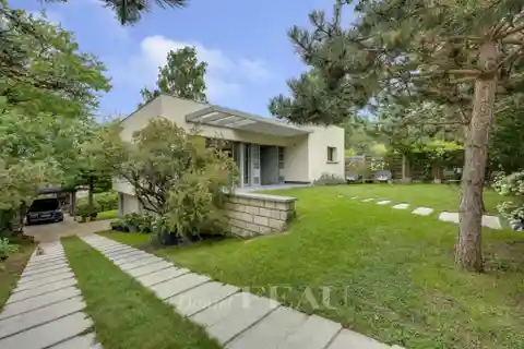 Fully Renovated Architect’s Home with Spacious Garden