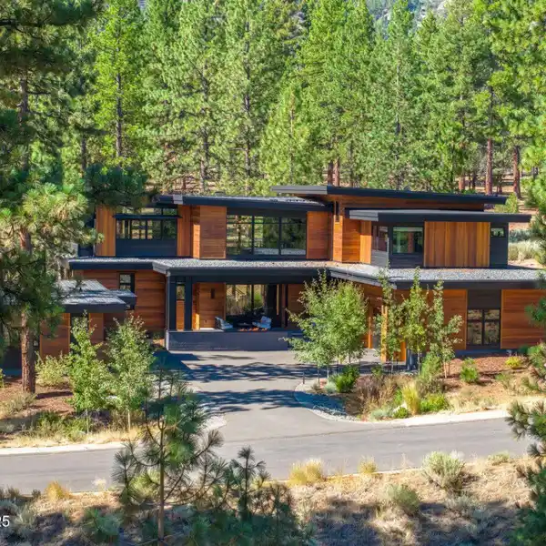 MOUNTAIN MODERN RETREAT IN CLEAR CREEK TAHOE