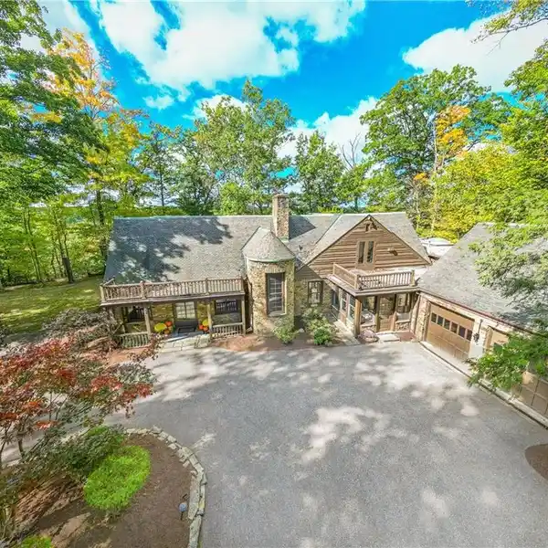 EXTRAORDINARY PROPERTY IN A MAGICAL SETTING