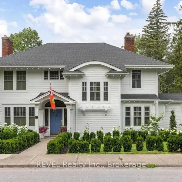 NIAGARA DREAM HOME WITH CARRIAGE HOUSE RETREAT