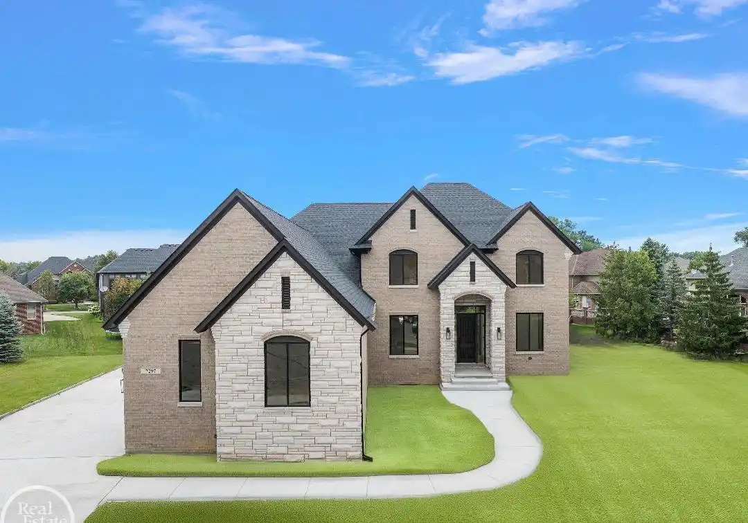 Fantastic Building Site in Pinewood Estates