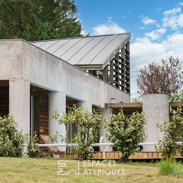 ARCHITECT-DESIGNED VILLA IN HAUT BOULIAC