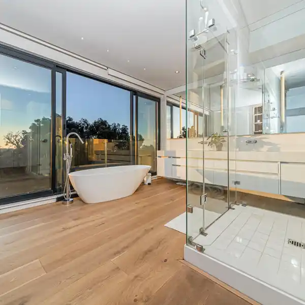 REFINED PENTHOUSE LIVING ABOVE THE FAIRWAYS