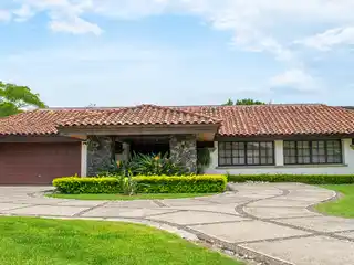 Spectacular Property in Prime Location