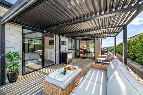 Style and Comfort with Versatility