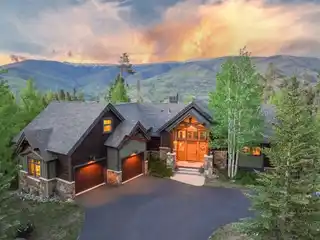 Immaculate Home in Three Peaks
