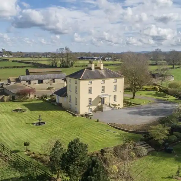 FANNINGSTOWN HOUSE