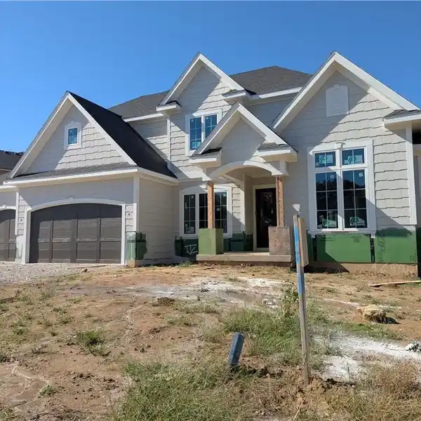 DRAMATIC NEW CONSTRUCTION