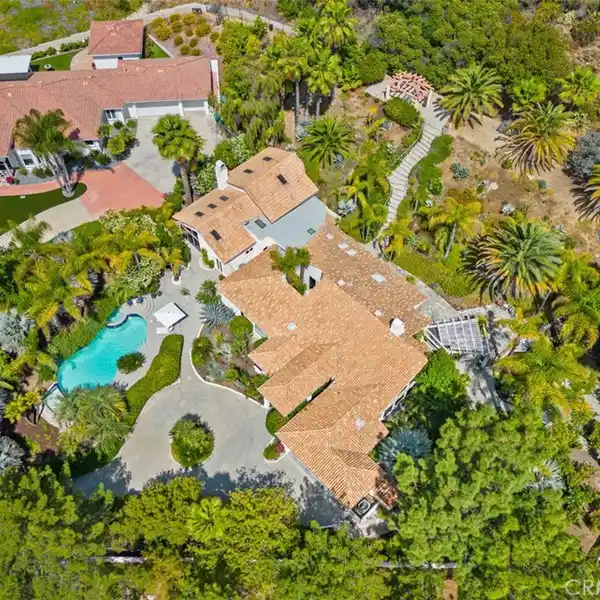 THOUGHTFULLY DESIGNED ONE-STORY HOME IN BEAR CREEK