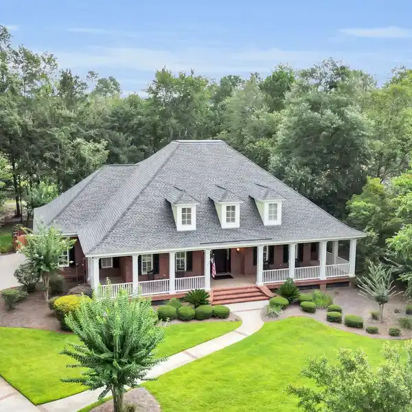 STATELY SOUTHERN ESTATE