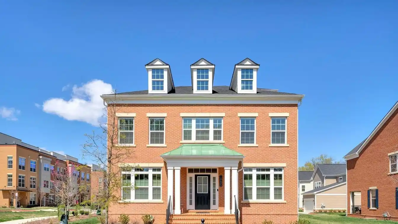 City-inspired Colonial Living