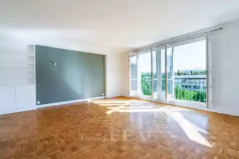 Bright Apartment with an Open View