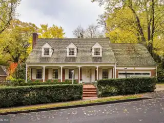 Inviting Home in Sought-After Chain Bridge Forest