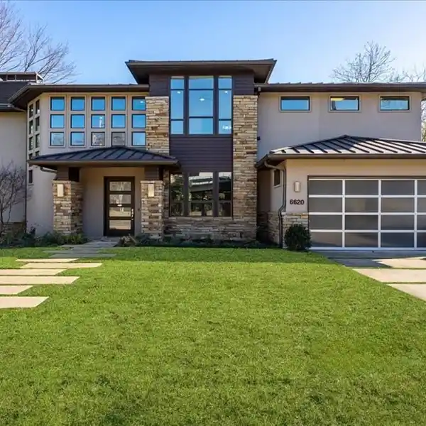 STUNNING CONTEMPORARY HOME IN LAKEWOOD
