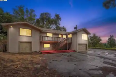 Beautifully Updated Home with Breathtaking Mountain Views