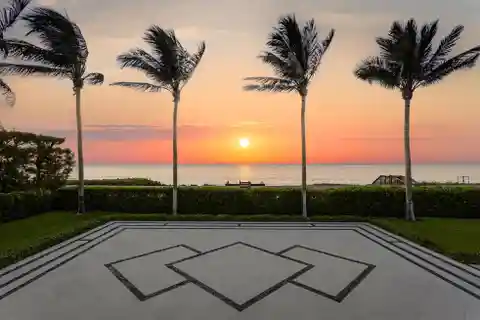 Magnificent Oceanfront Residence