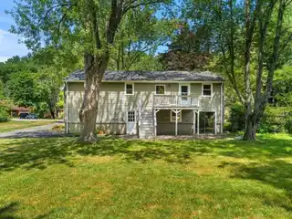 Coastal Cul-De-Sac Gem Near Beaches