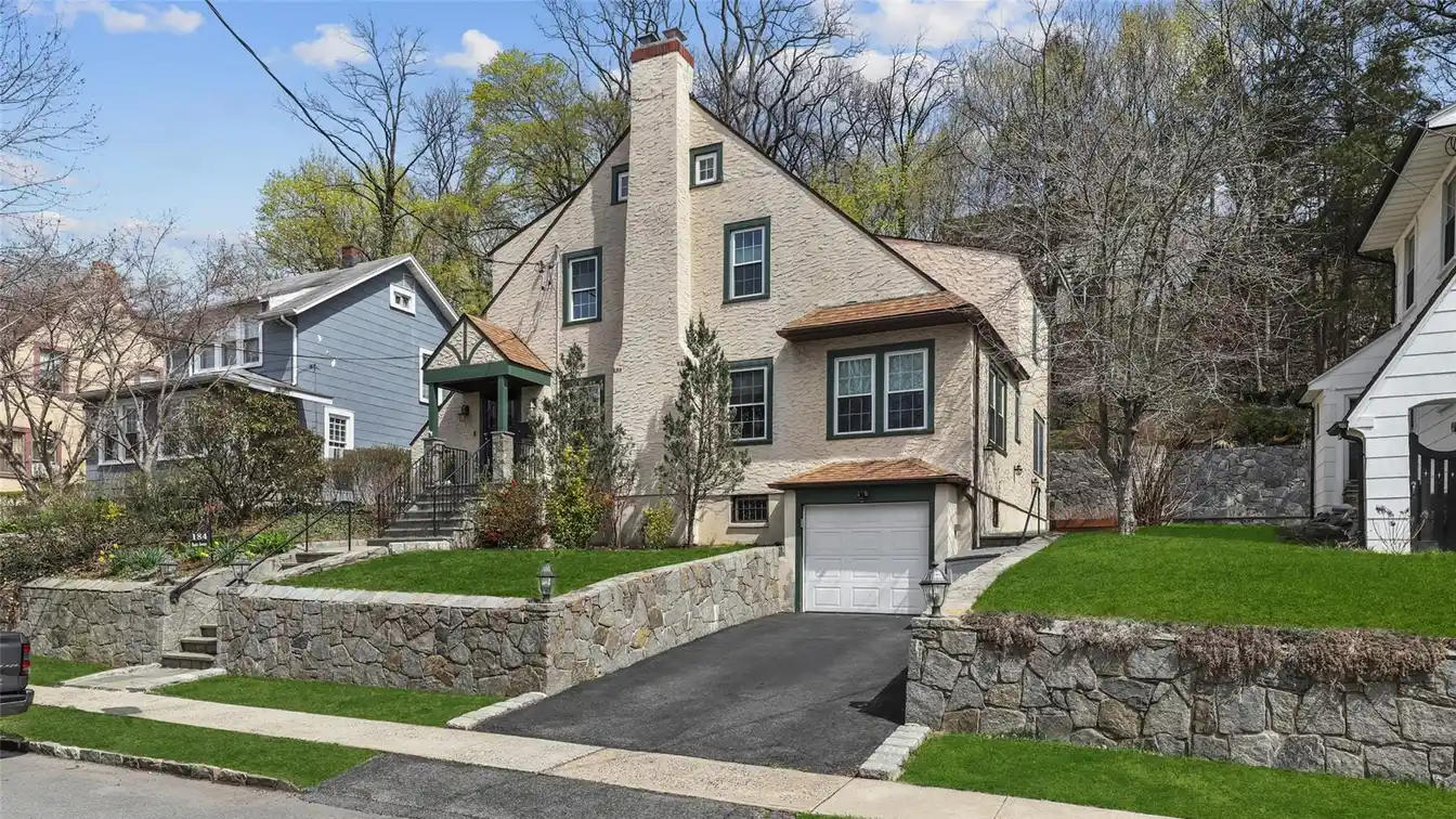 Distinctive Tudor in Parkview Heights