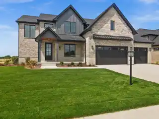 Adorable New Modern Farmhouse