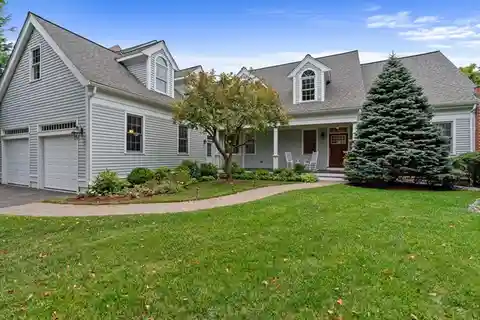 Hidden Gem on a Tranquil Private Way
