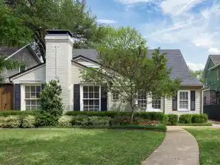 Move-in Ready Traditional in University Park