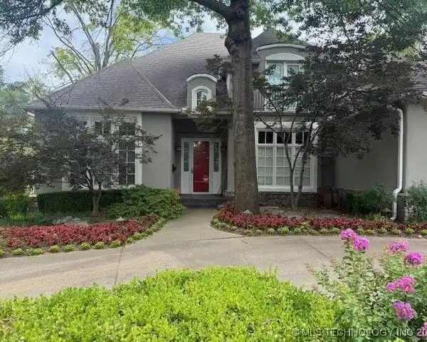 RESORT-STYLE LIVING WITH LUXE THEATER RETREAT