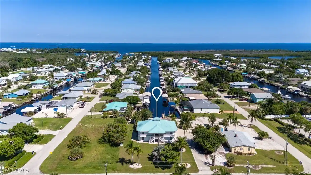 Gulf-access Waterfront Paradise