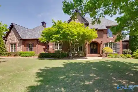 Executive Living in Prestigious Mcmullen Cove