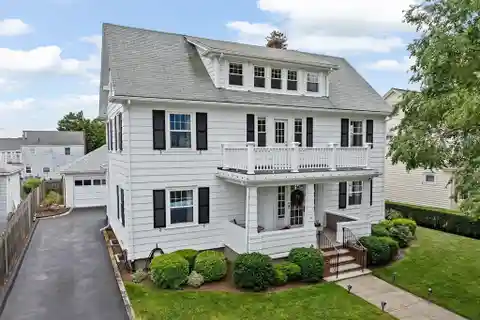Beautifully Maintained Home One Block from the Ocean