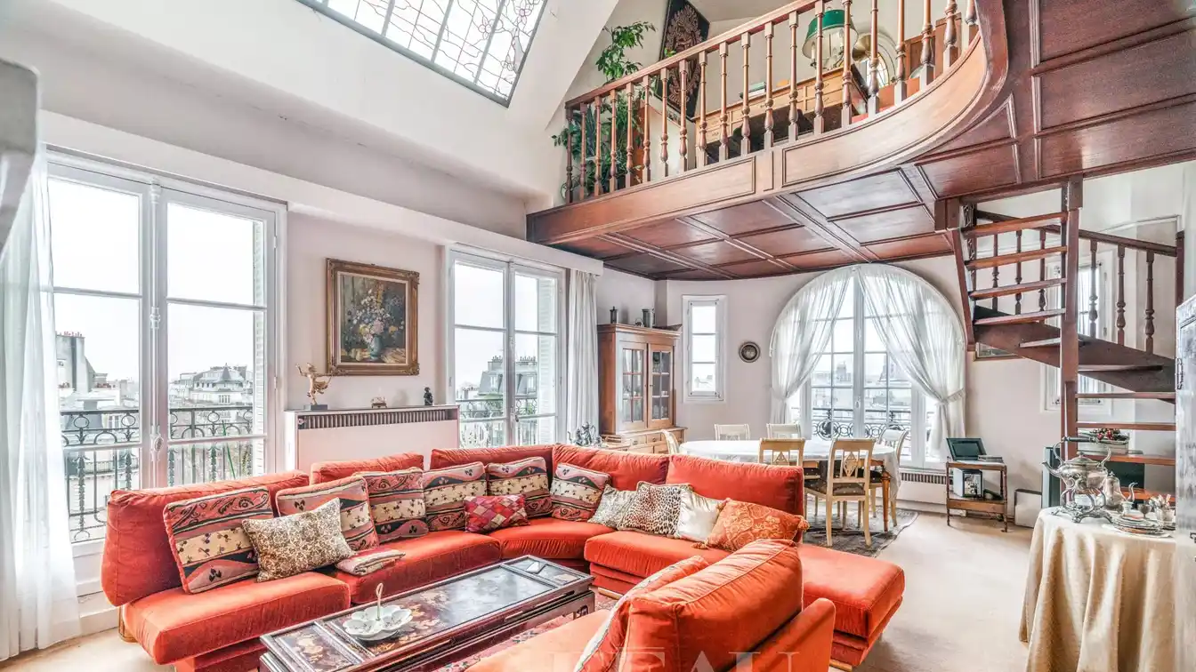 Finely Detailed Apartment with Beautiful Volumes