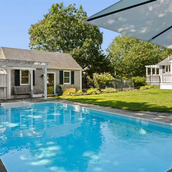 STYLISH KATAMA HOME WITH POOL