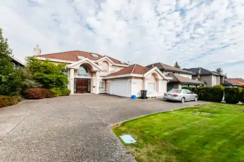 Custom Residence in the Sought-After Sunnymede Area