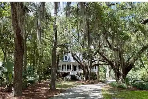 Elegant Living Beneath Moss-Draped Oaks