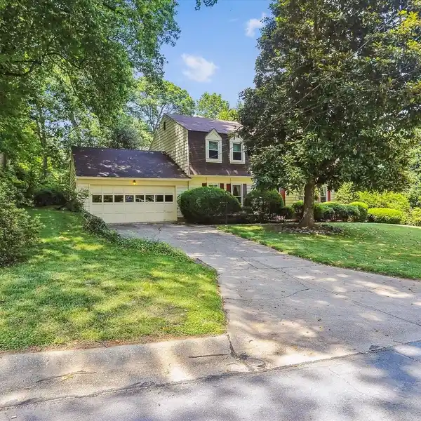 FABULOUS FLOOR PLAN WITH A LOT TO LOVE