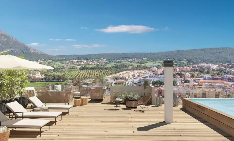 New Luxury Penthouse with Sea Views