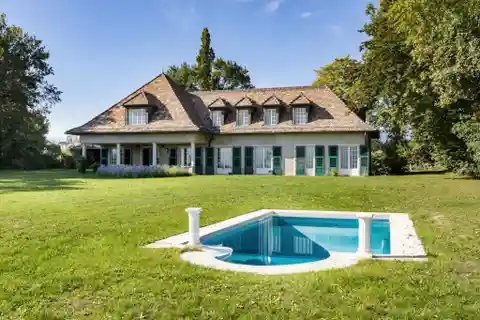 Superb Property Nestled in Sought After Neighborhood