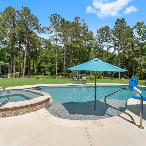 PRIVATE OASIS IN TEXAS GRAND RANCH