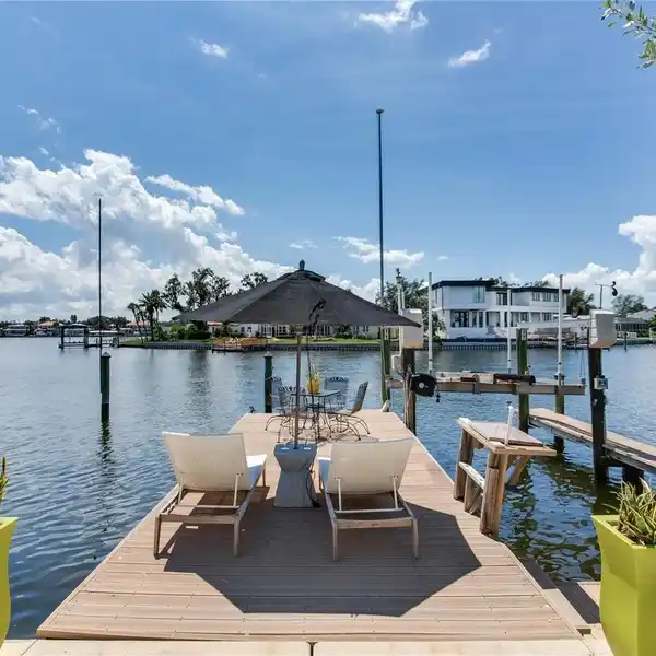 LUXURY BAYOU LIVING: PRIVATE DOCK AND CAR ENTHUSIAST GARAGE