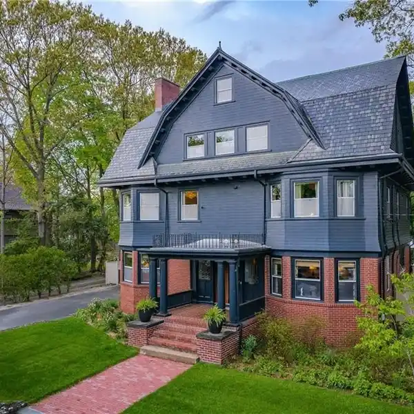 WARMTH AND ELEGANCE IN A PREMIER NEIGHBORHOOD