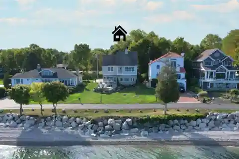 Beautiful Coastal Home in Gated Catawba Cliffs