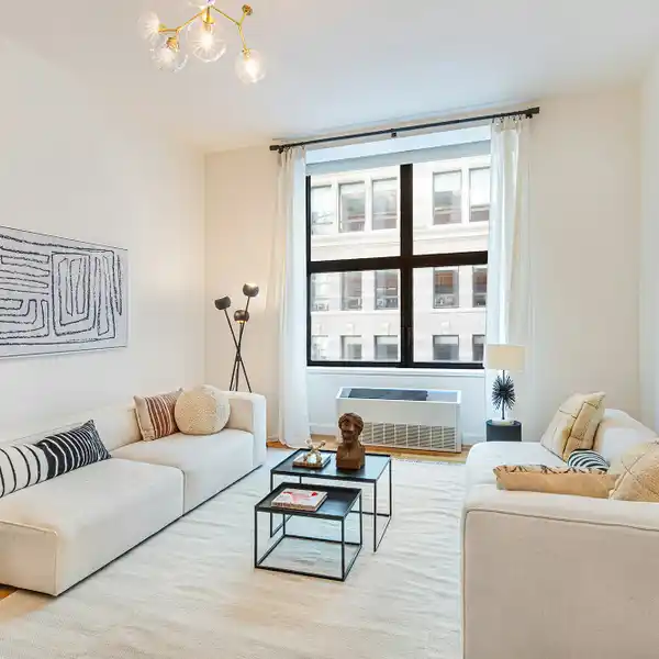 RARELY AVAILABLE PARK AVENUE RESIDENCE