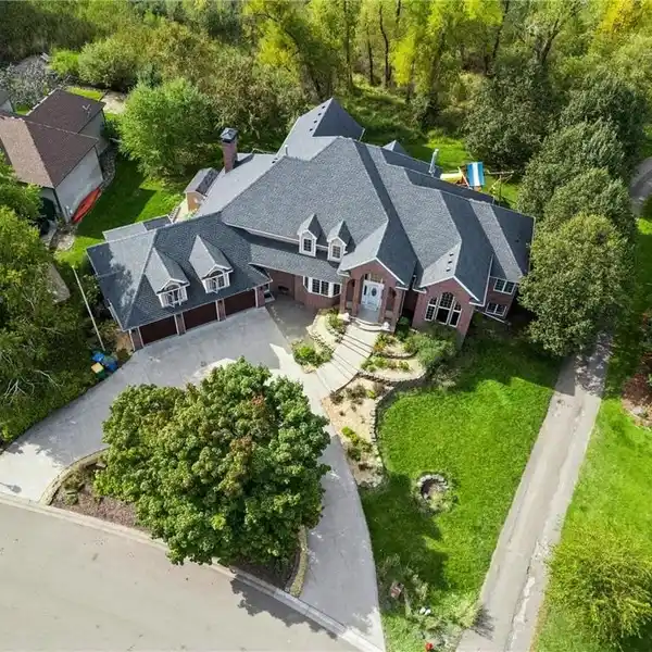 BEAUTIFULLY TRANSFORMED ESTATE