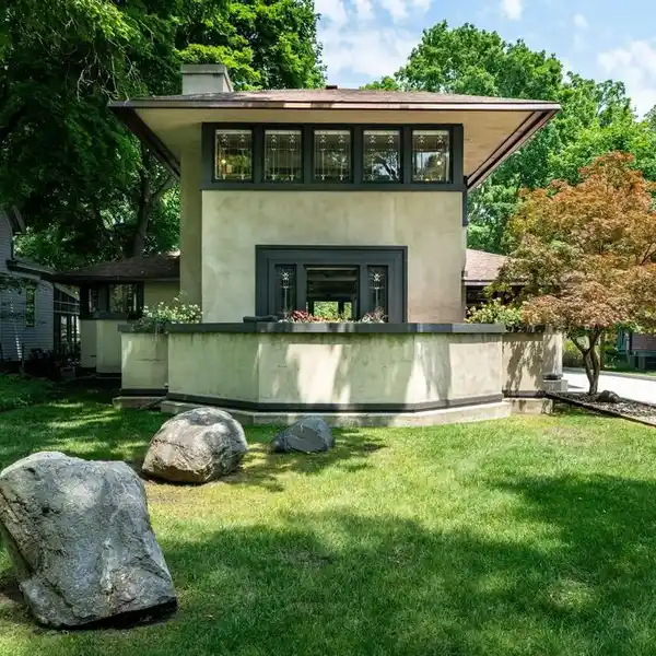 FRANK LLOYD WRIGHT ARCHITECTURAL TREASURE
