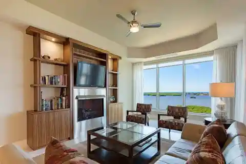 Beautifully Appointed Sky Home