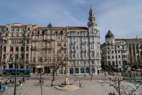 Refined Apartment in Historic Architectural Landmark