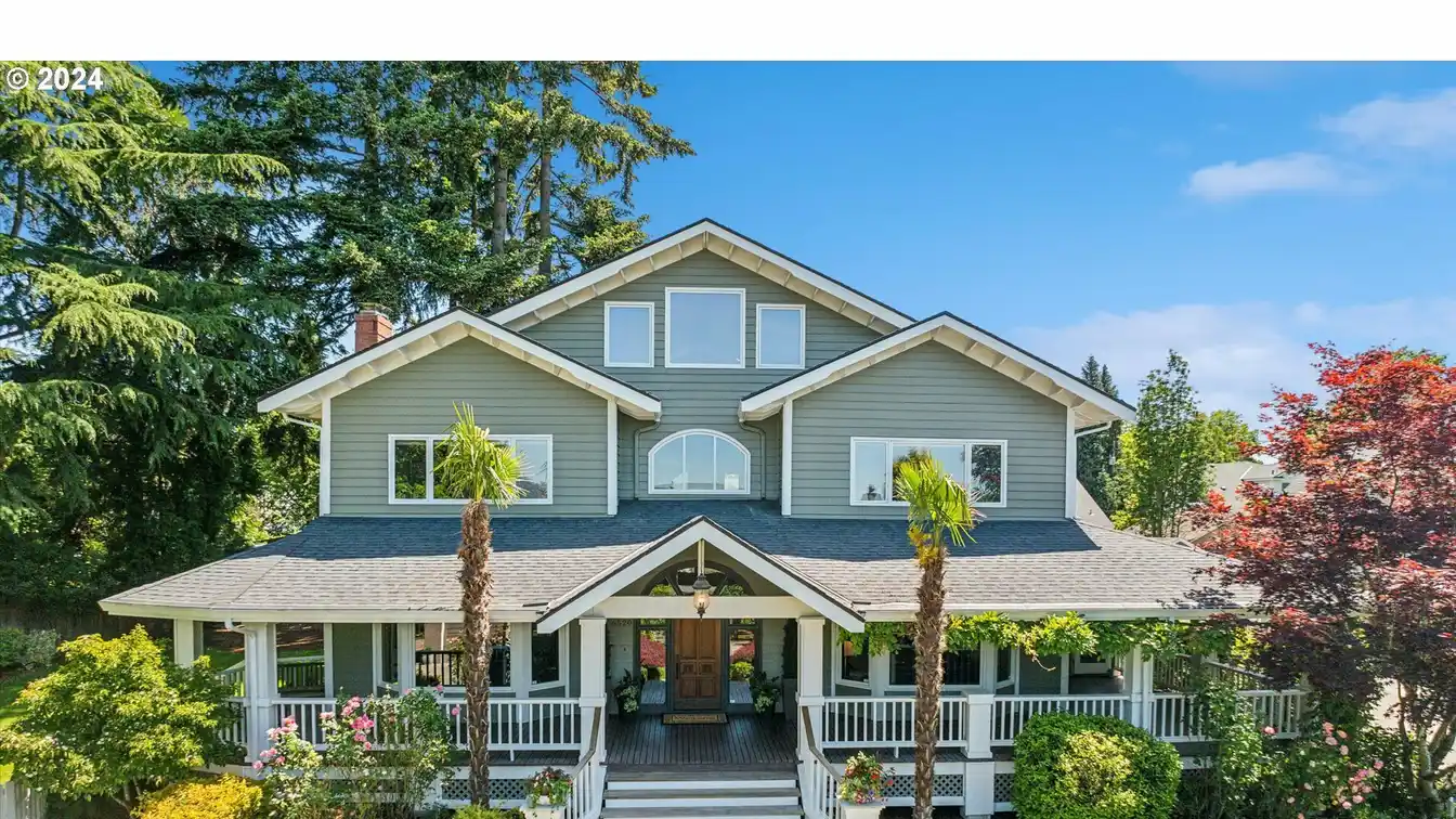 Impressive and Inviting Home