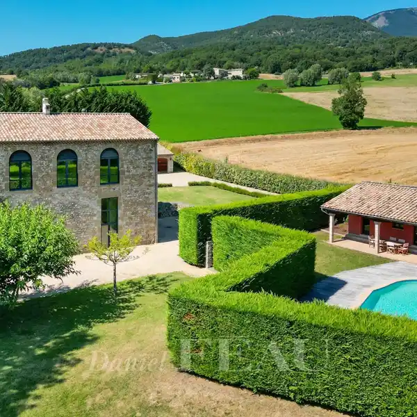 REMARKABLE LUXURY COUNTRY HOME