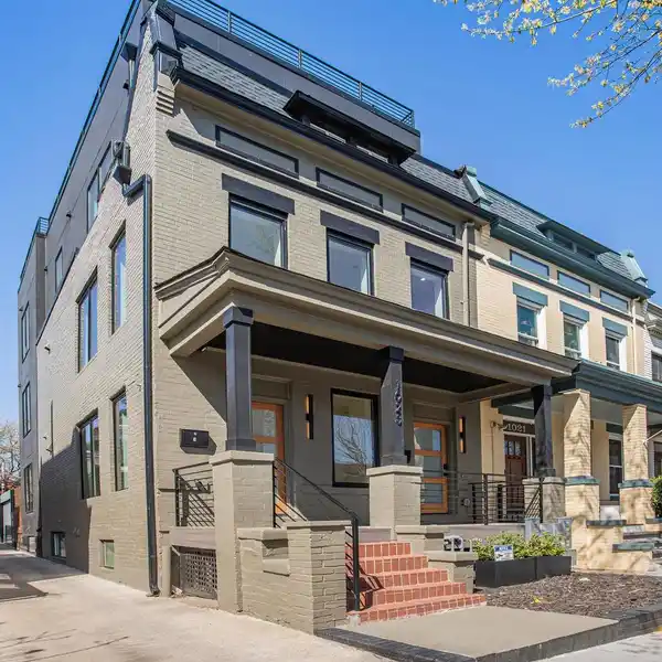 VERSATILE DUPLEX RESIDENCES